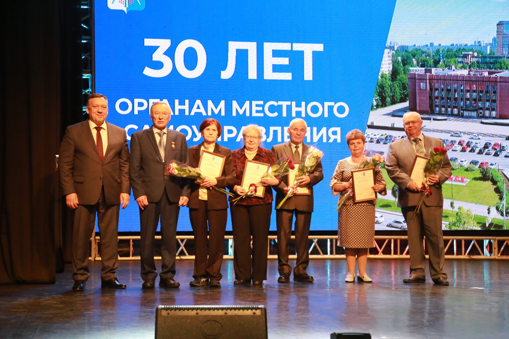 ​В Ижевске торжественно отметили 30-летие местной власти.