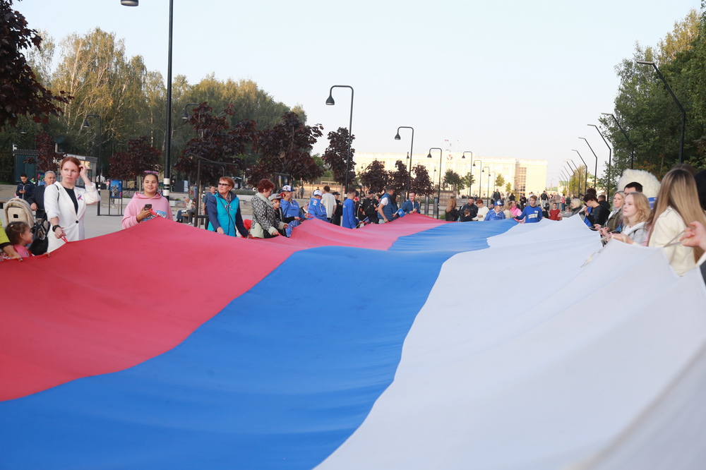 День государственного флага России отметили в Ижевске.