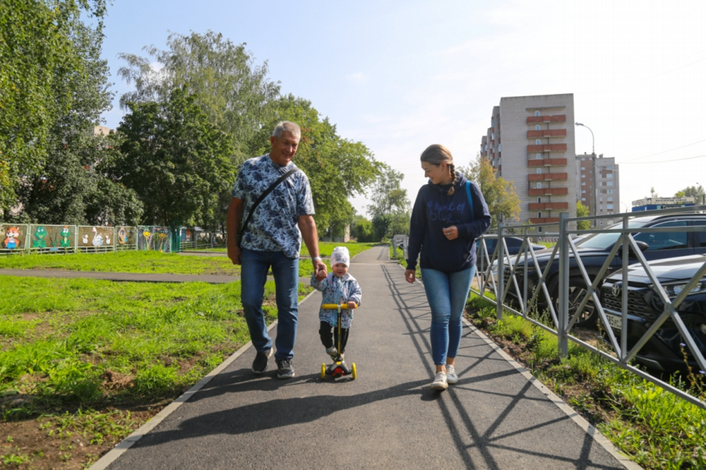 ​В столице Удмуртии приняли еще 7 тротуаров, отремонтированных по программе «Пешеходный Ижевск».