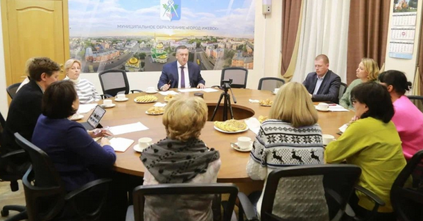 Глава Ижевска Дмитрий Чистяков провел встречу с семьями Героев спецоперации.