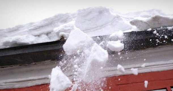Из-за потепления возможен сход снега с кровель зданий и сооружений.