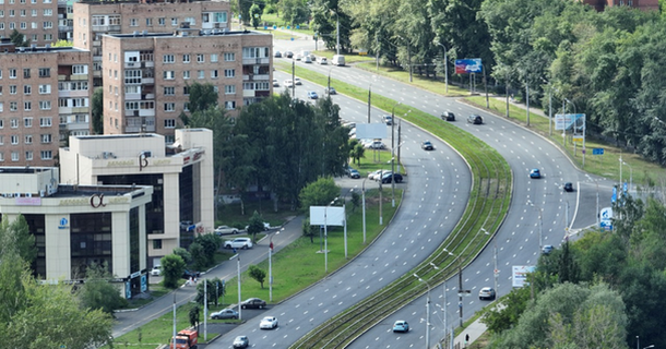 ​В Ижевске отремонтируют дорогу по улице Кирова и трамвайные пути на трех перекрестках.