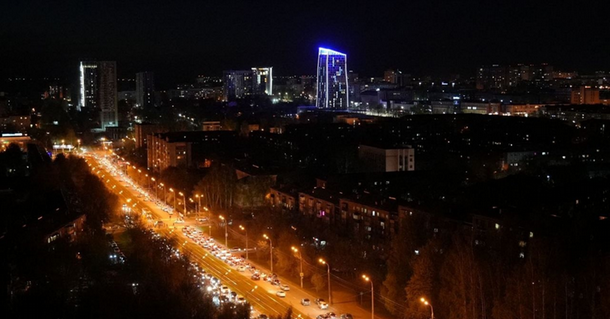787 новых уличных фонарей установили в Ижевске за полгода.