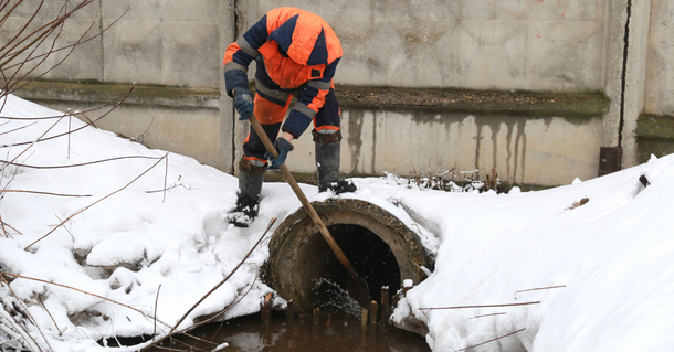 25 километров открытой ливневки расчистили в частном секторе Ленинского района Ижевска.